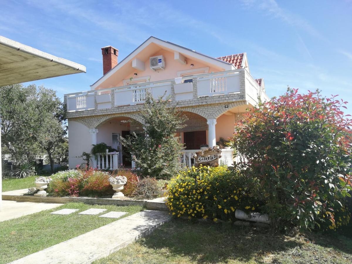 Villa Flora Maris Apartments Привлака Екстер'єр фото