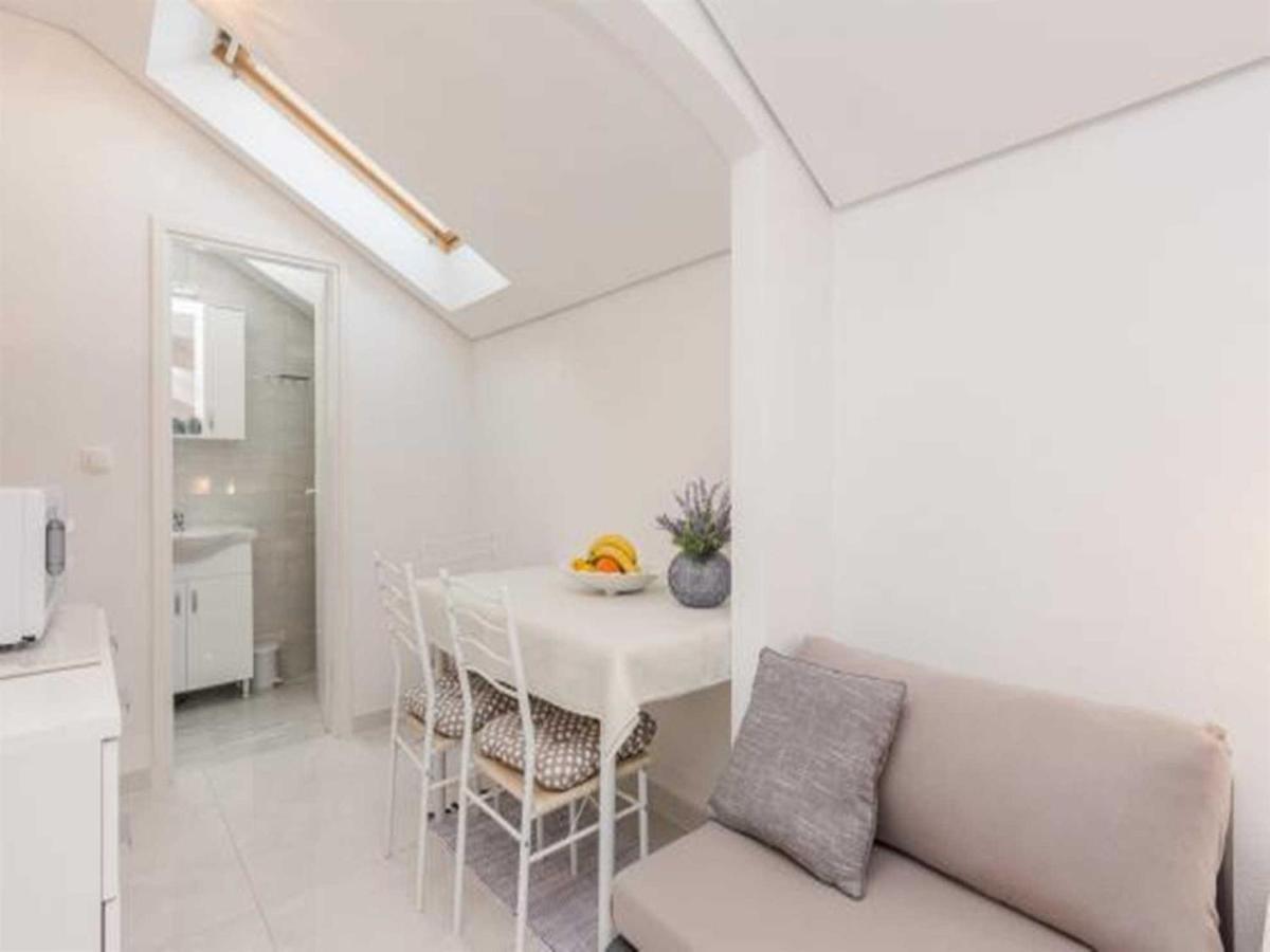 Villa Flora Maris Apartments Привлака Екстер'єр фото